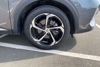 MG MOTOR UK HS, , hi-res