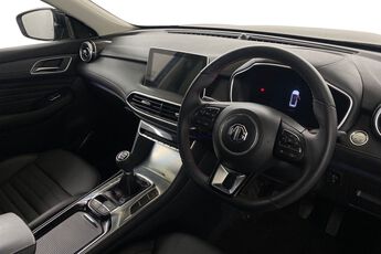 MG MOTOR UK HS, , hi-res