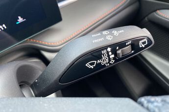 MG MOTOR UK HS, , hi-res