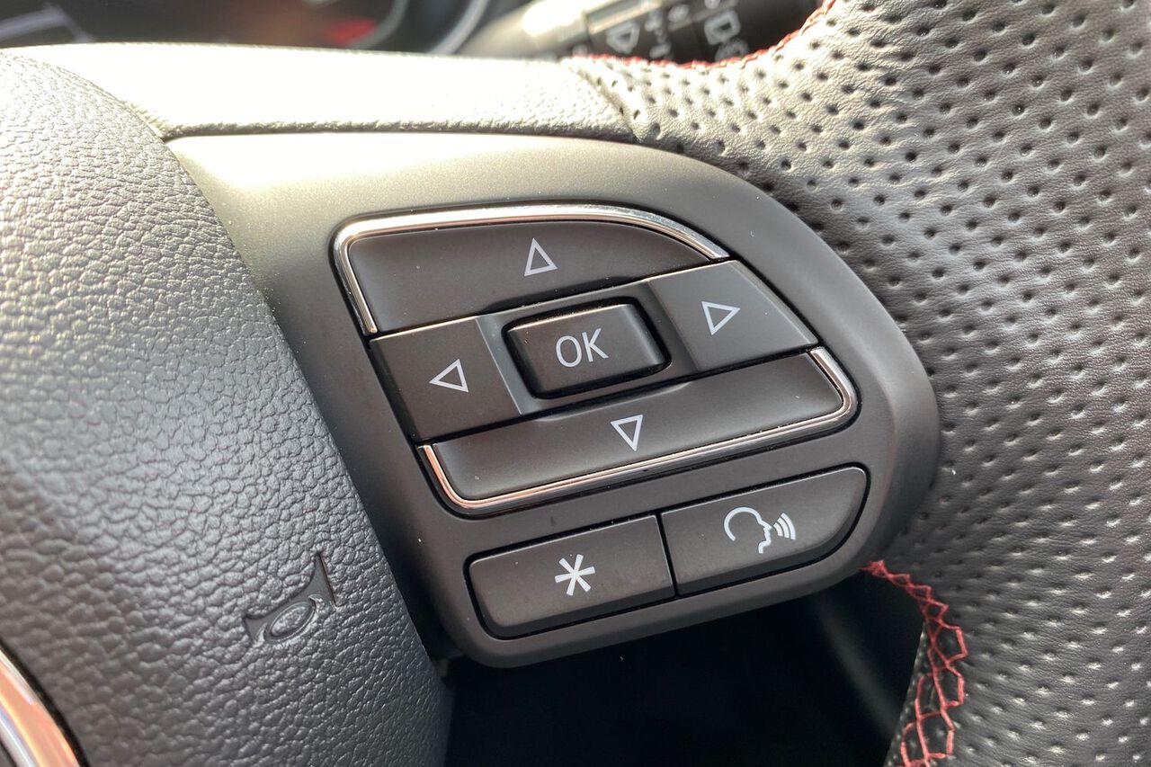 MG MOTOR UK HS, , hi-res