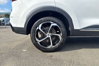 MG MOTOR UK HS, , hi-res