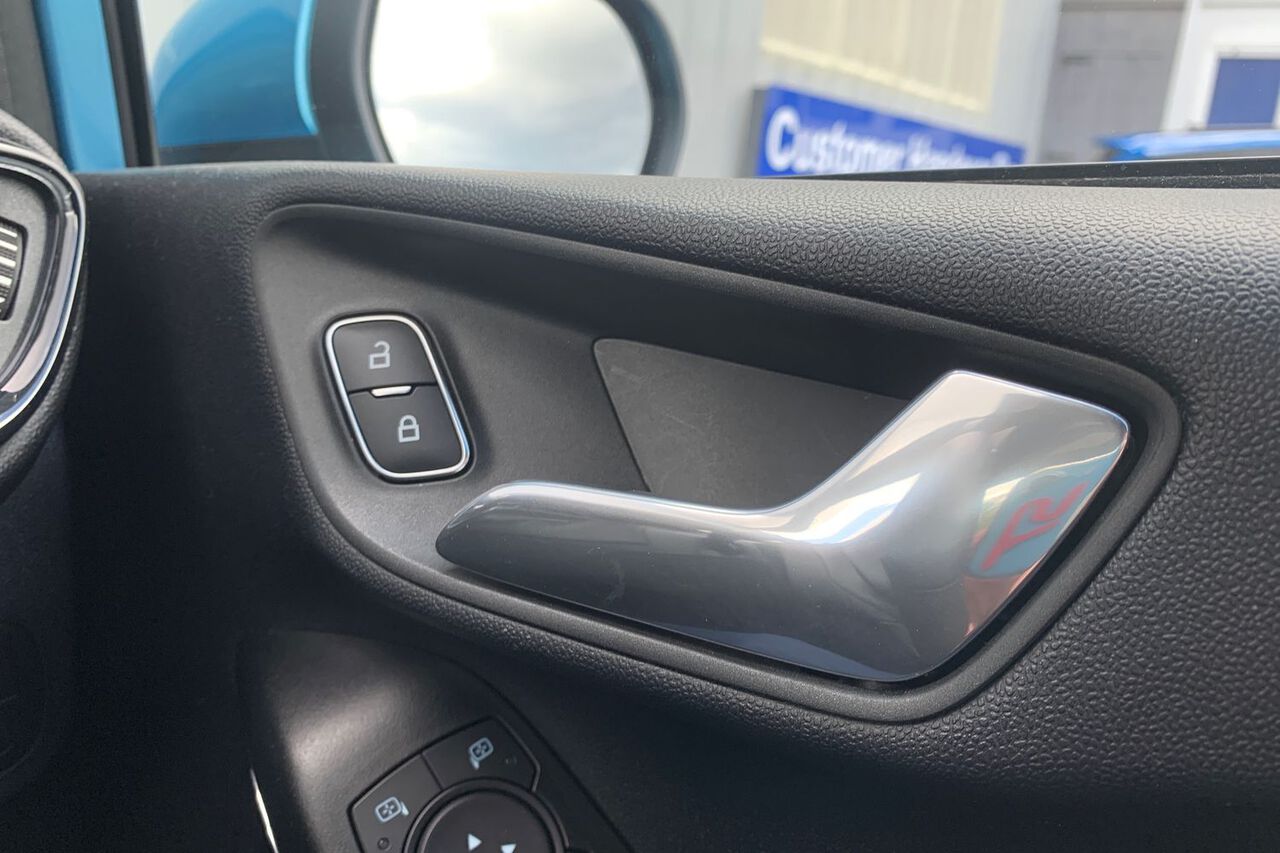 FORD FIESTA, , hi-res