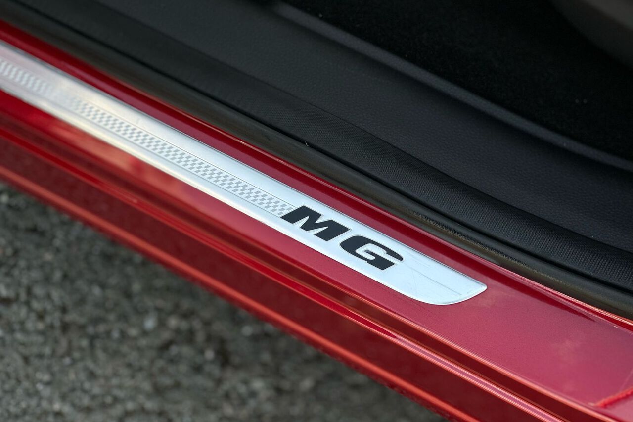 MG MOTOR UK HS, , hi-res