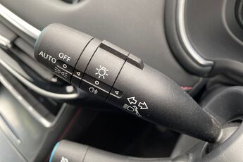 MG MOTOR UK HS, , hi-res