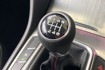 MG MOTOR UK HS, , hi-res
