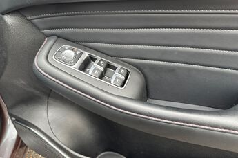 MG MOTOR UK HS, , hi-res