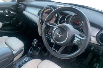 MINI HATCHBACK, , hi-res
