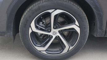MG MOTOR UK HS, , hi-res