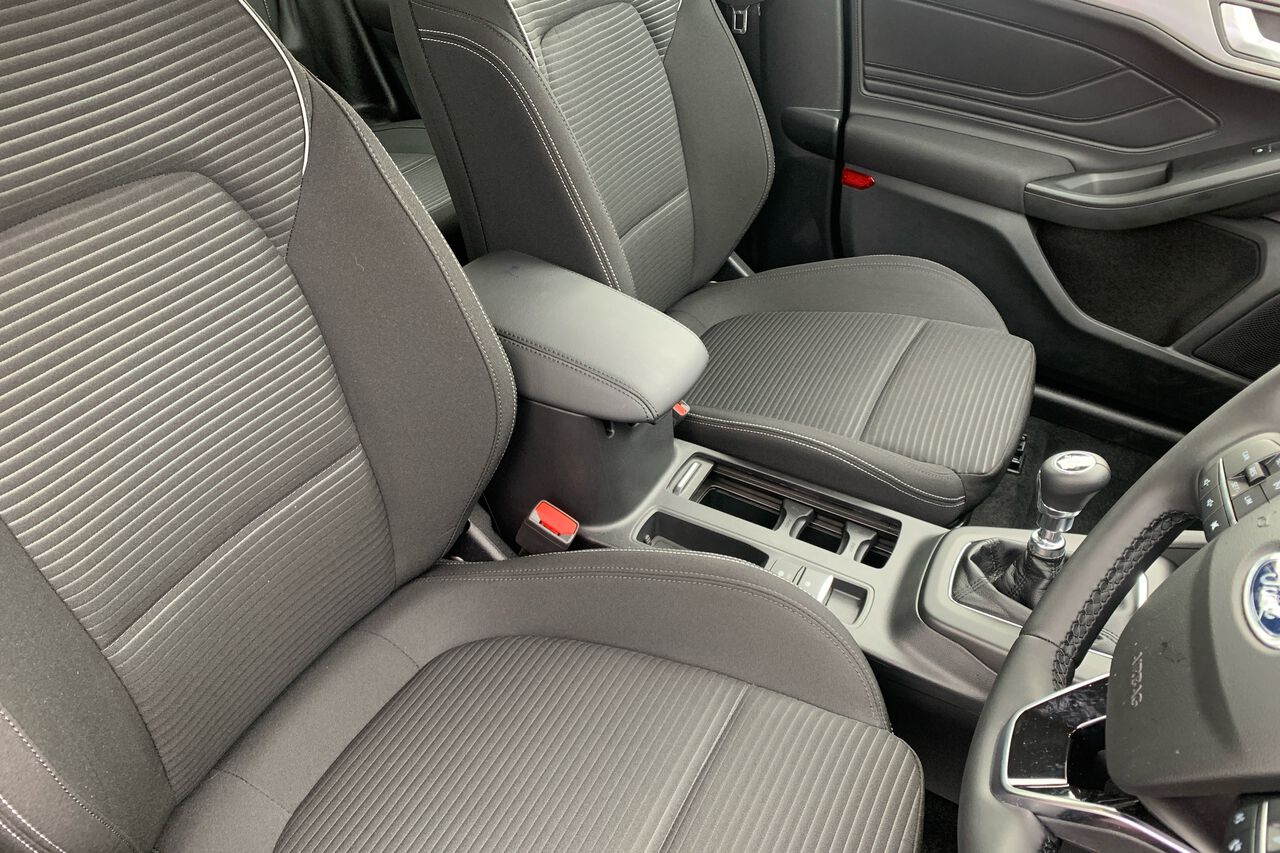 FORD FOCUS, , hi-res