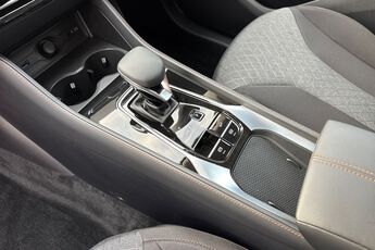 MG MOTOR UK HS, , hi-res
