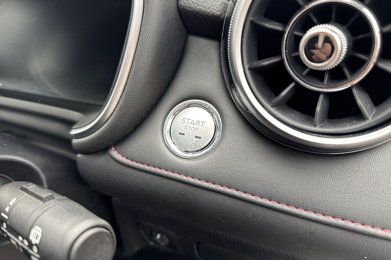 MG MOTOR UK HS, , hi-res