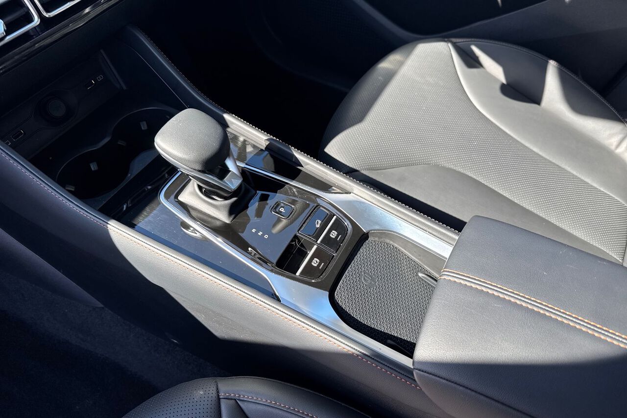 MG MOTOR UK HS, , hi-res