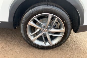 MG MOTOR UK HS, , hi-res