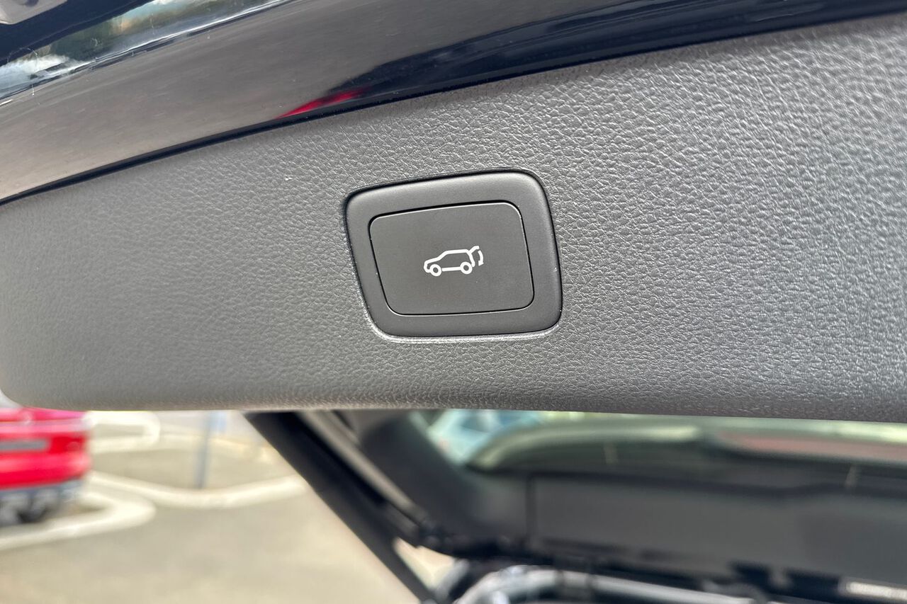 MG MOTOR UK HS, , hi-res