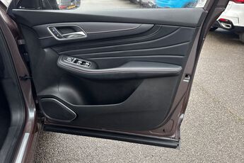 MG MOTOR UK HS, , hi-res