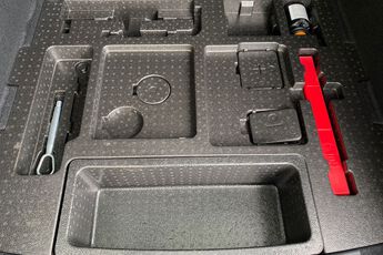 MG MOTOR UK HS, , hi-res