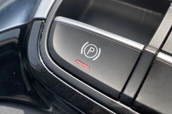 MG MOTOR UK HS, , hi-res
