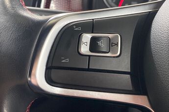 VOLKSWAGEN UP, , hi-res