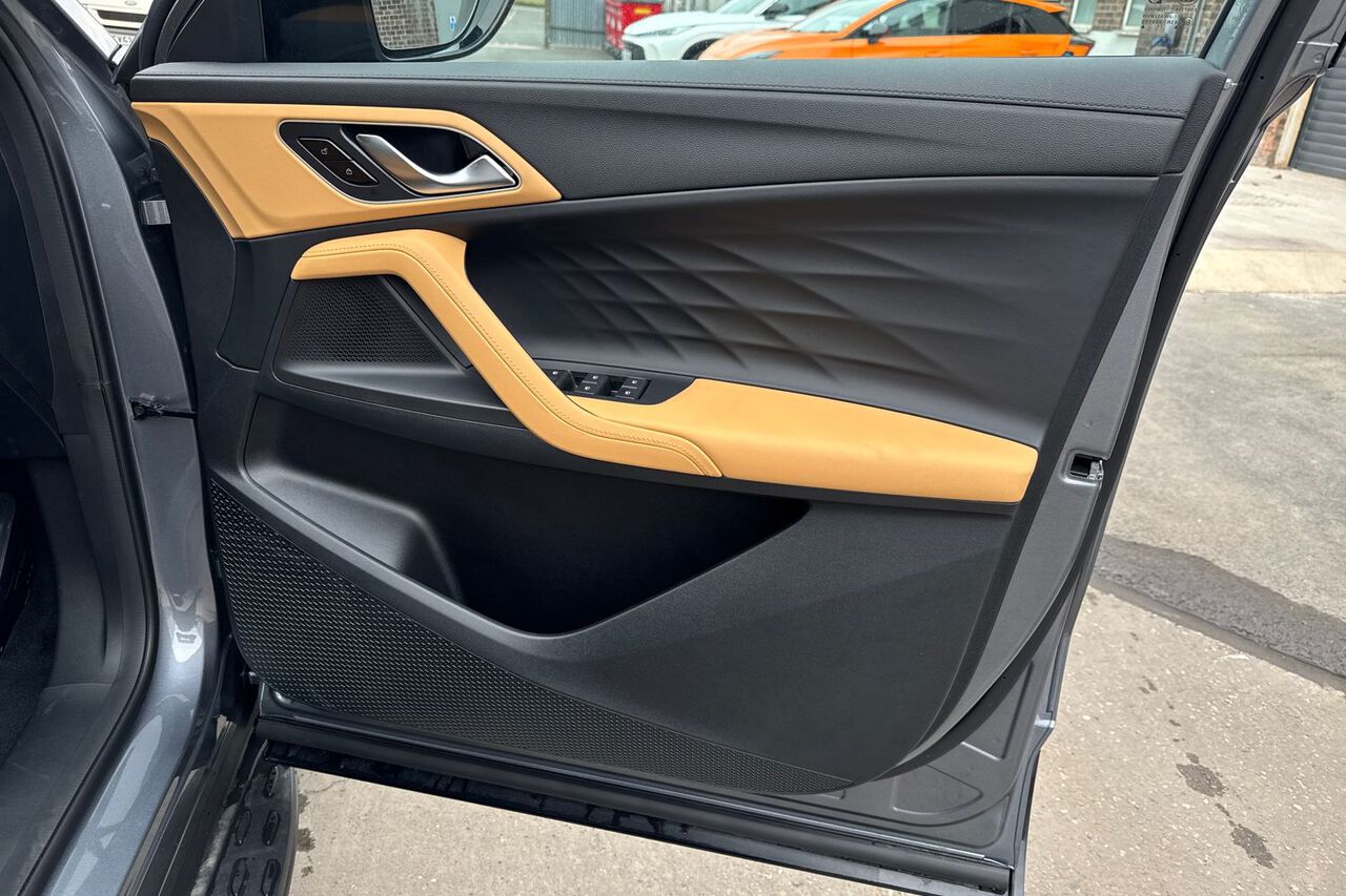 MG MOTOR UK HS, , hi-res