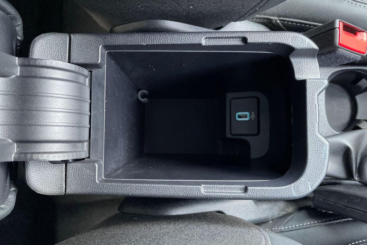 FORD FIESTA, , hi-res