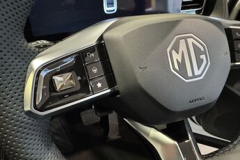 MG MOTOR UK HS, , hi-res