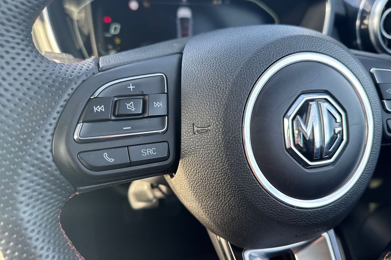 MG MOTOR UK HS, , hi-res