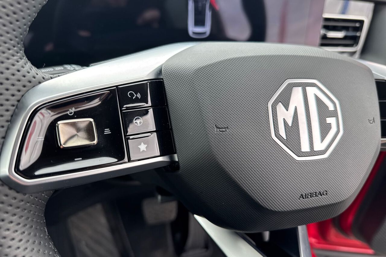 MG MOTOR UK HS, , hi-res