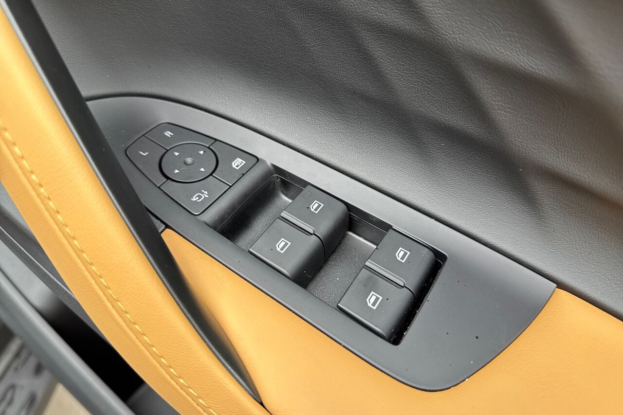 MG MOTOR UK HS, , hi-res
