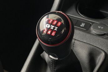 VOLKSWAGEN UP, , hi-res