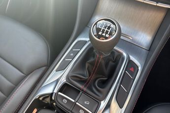 MG MOTOR UK HS, , hi-res
