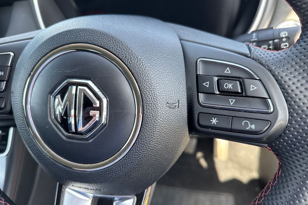 MG MOTOR UK HS, , hi-res