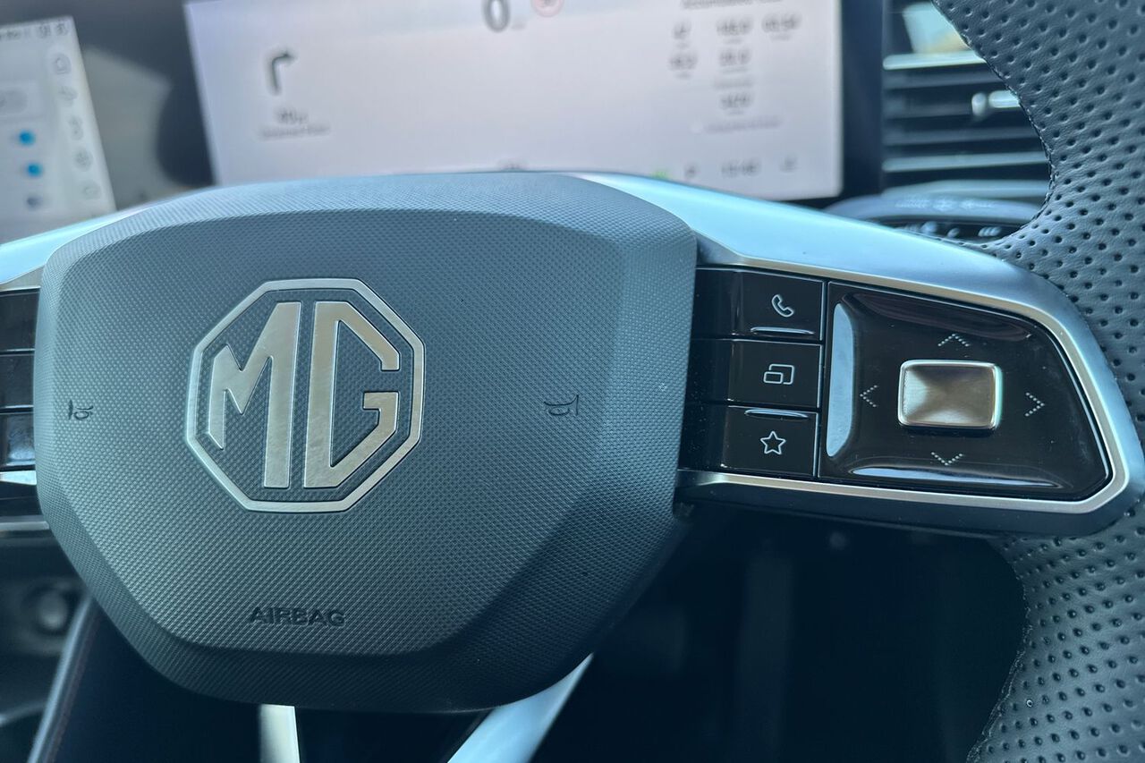 MG MOTOR UK HS, , hi-res
