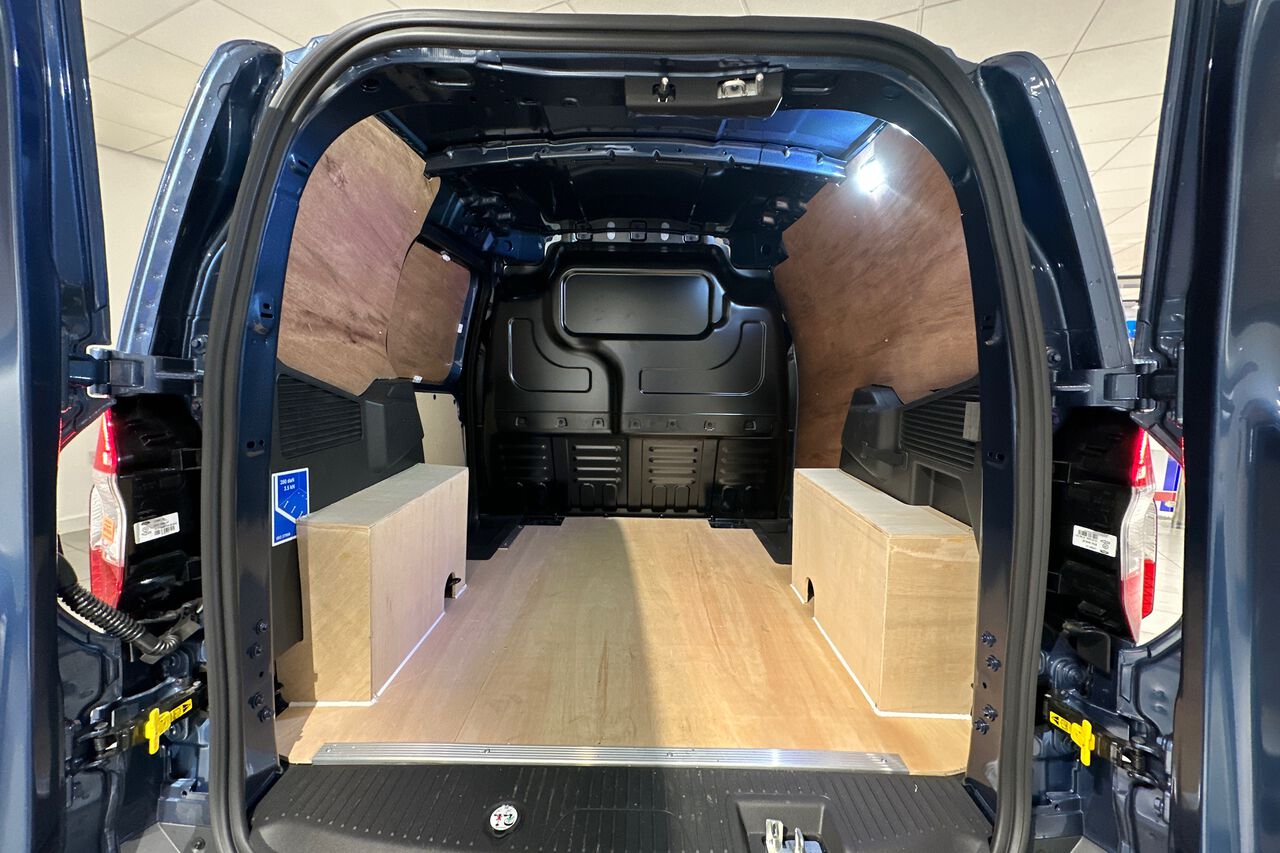 FORD TRANSIT COURIER, , hi-res