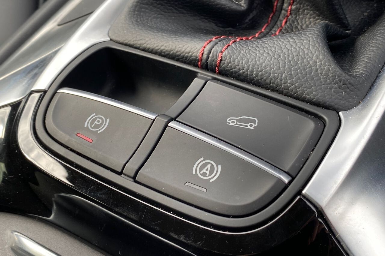MG MOTOR UK HS, , hi-res