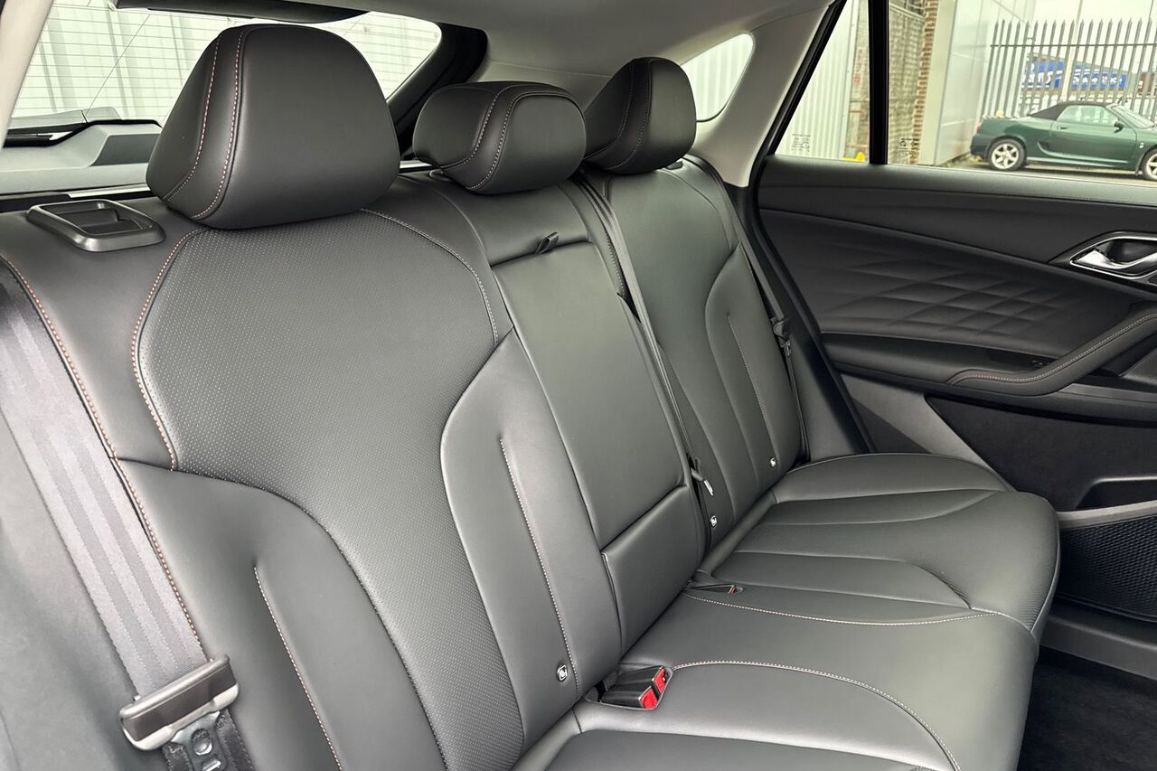 MG MOTOR UK HS, , hi-res