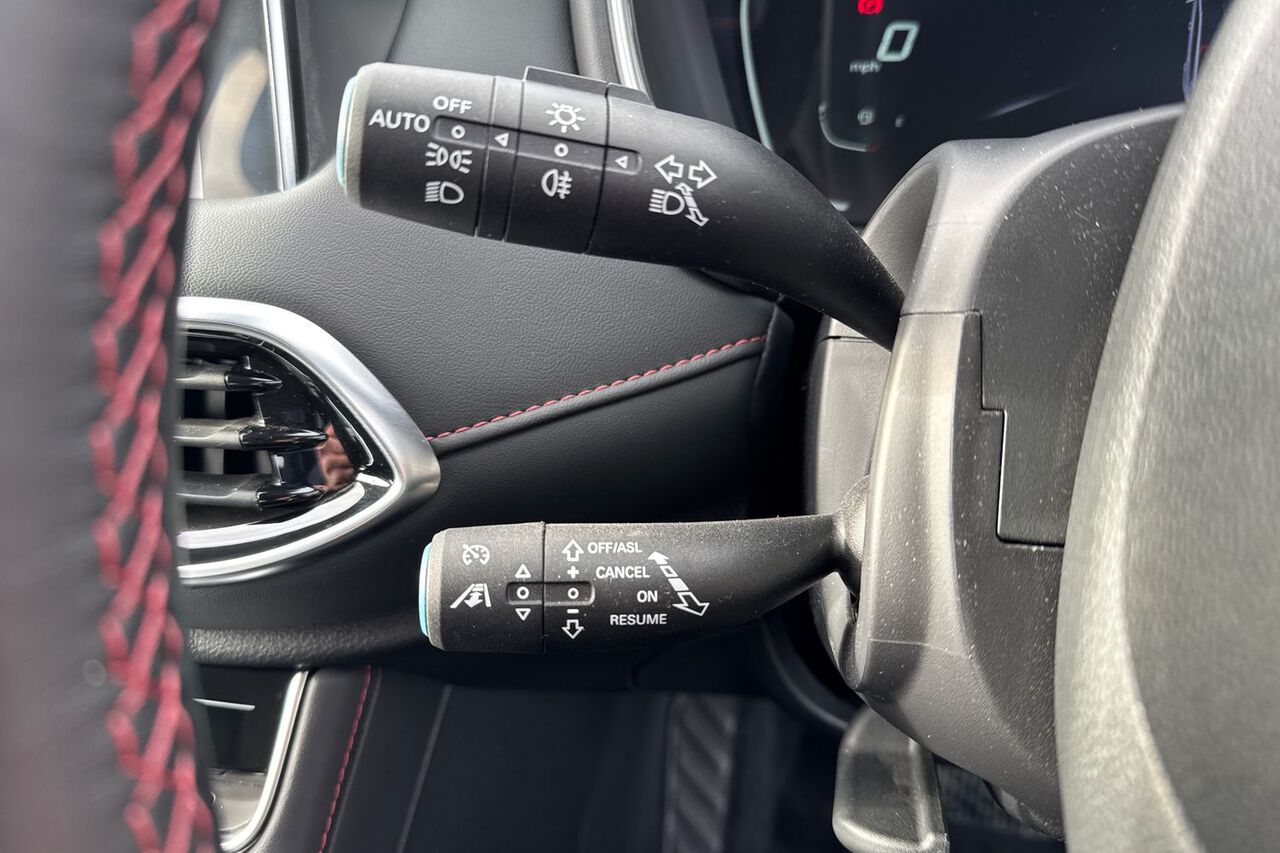 MG MOTOR UK HS, , hi-res