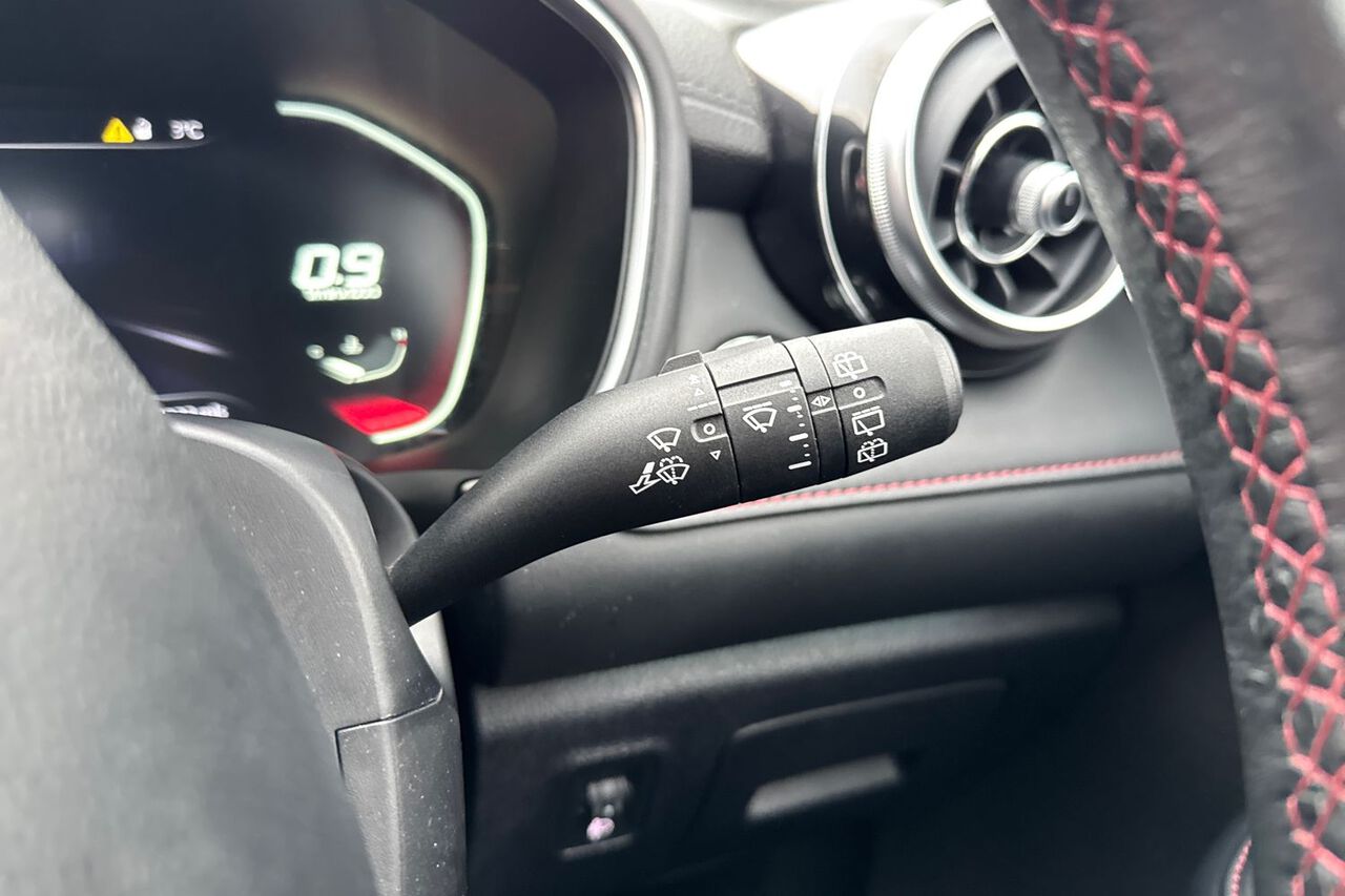 MG MOTOR UK HS, , hi-res