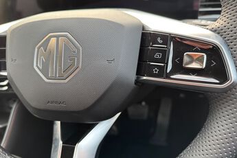 MG MOTOR UK HS, , hi-res