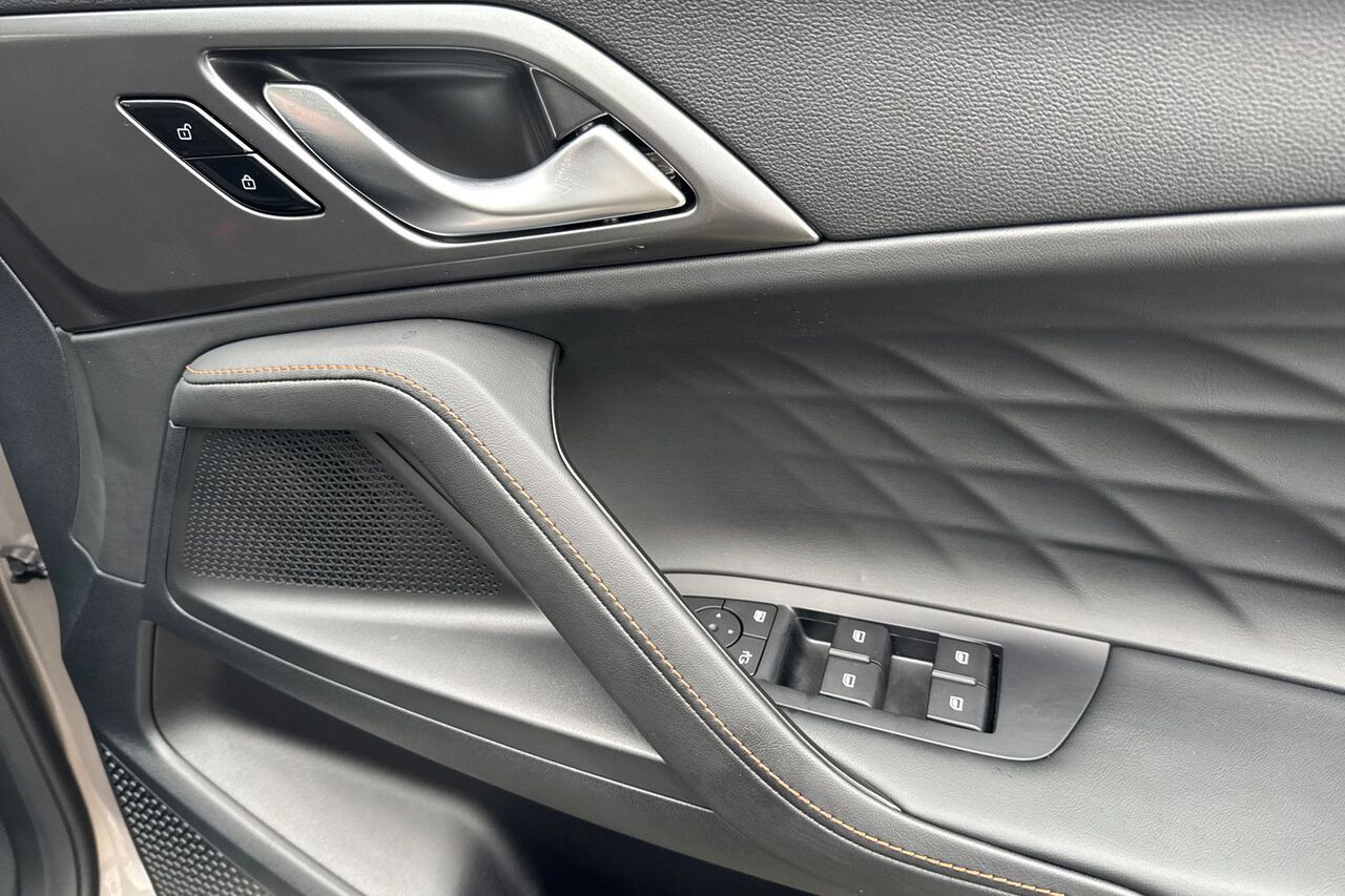 MG MOTOR UK HS, , hi-res