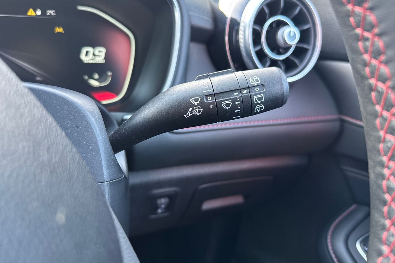 MG MOTOR UK HS, , hi-res