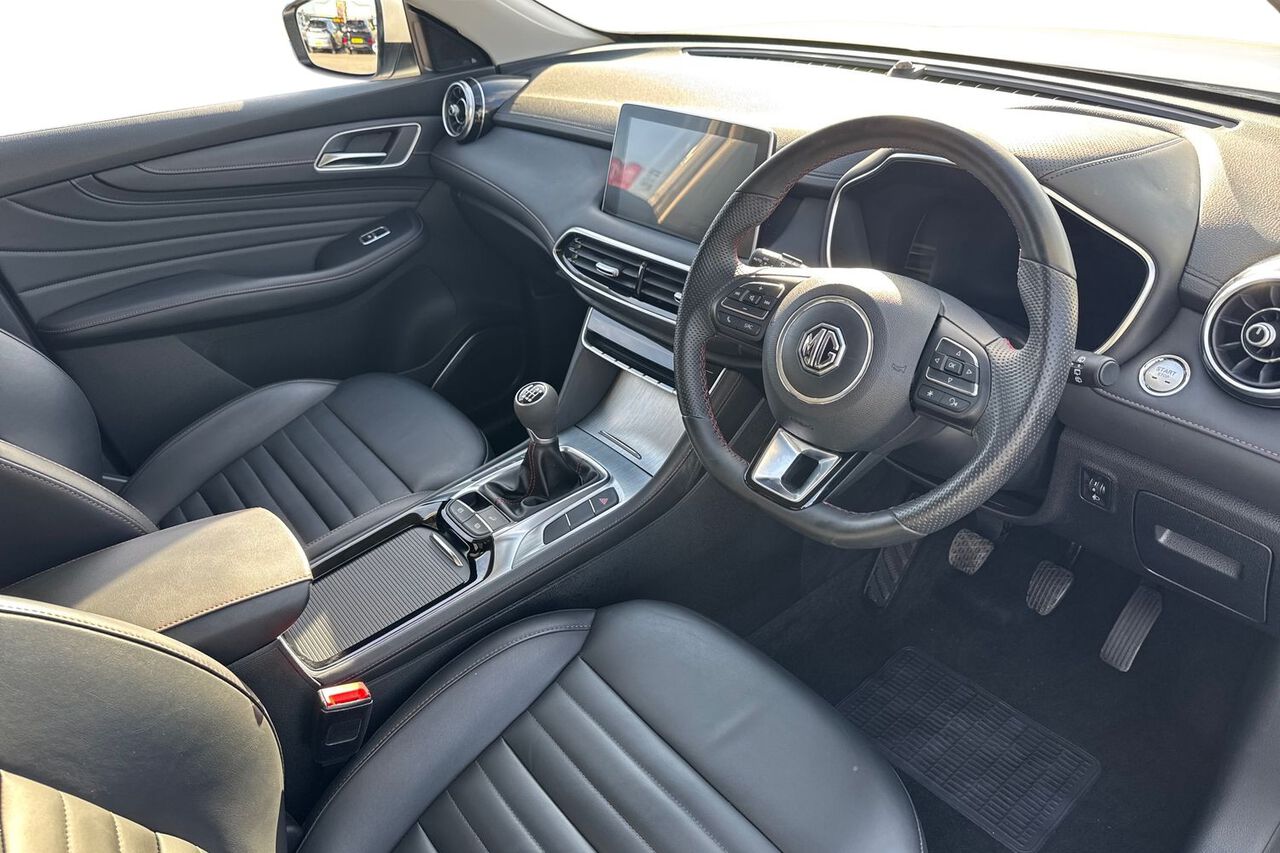 MG MOTOR UK HS, , hi-res