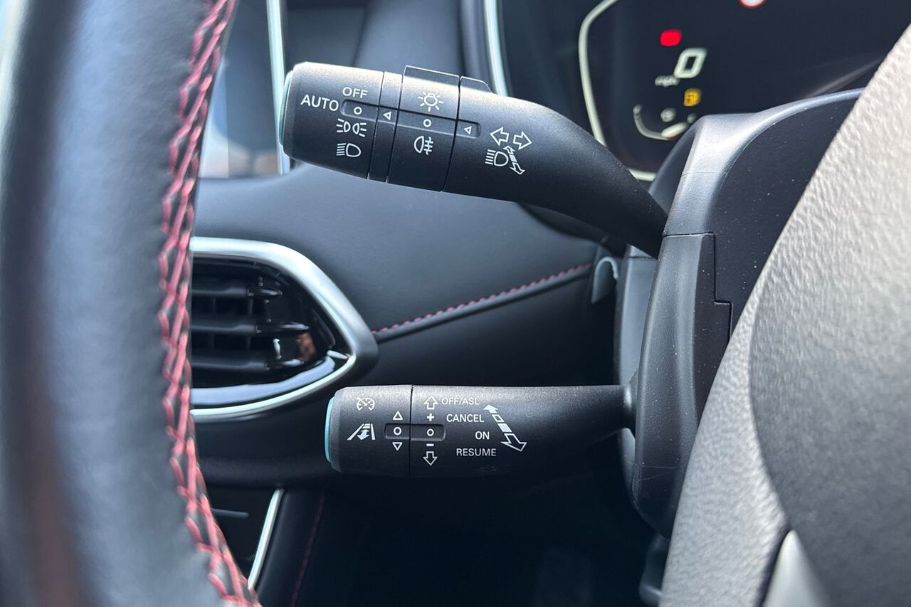 MG MOTOR UK HS, , hi-res