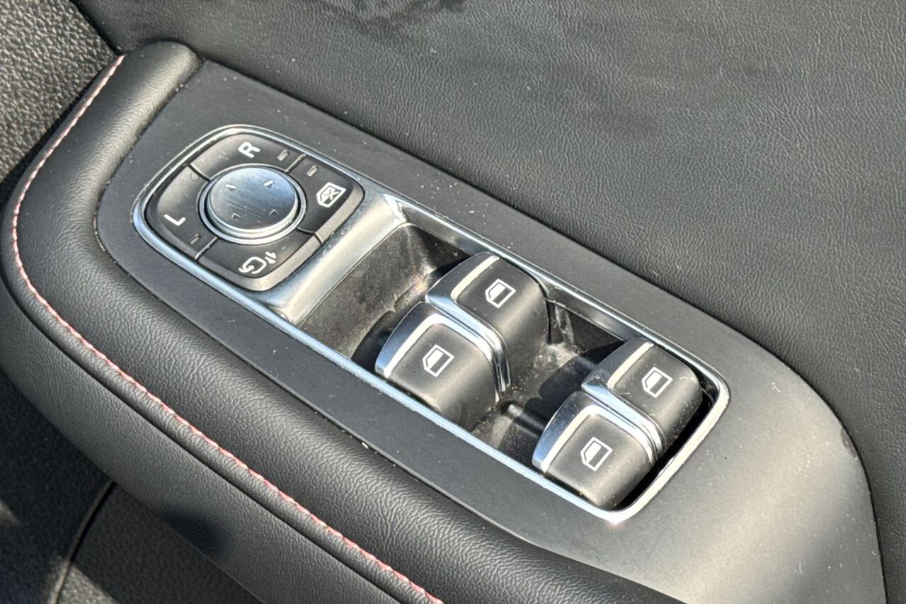 MG MOTOR UK HS, , hi-res