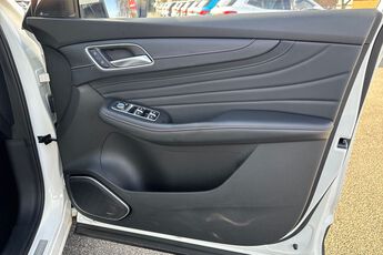 MG MOTOR UK HS, , hi-res