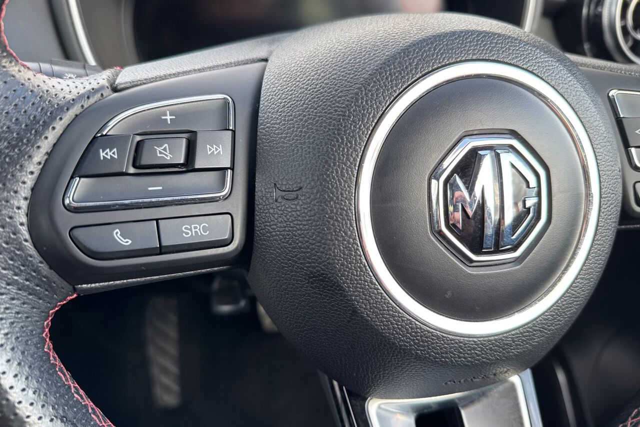 MG MOTOR UK HS, , hi-res
