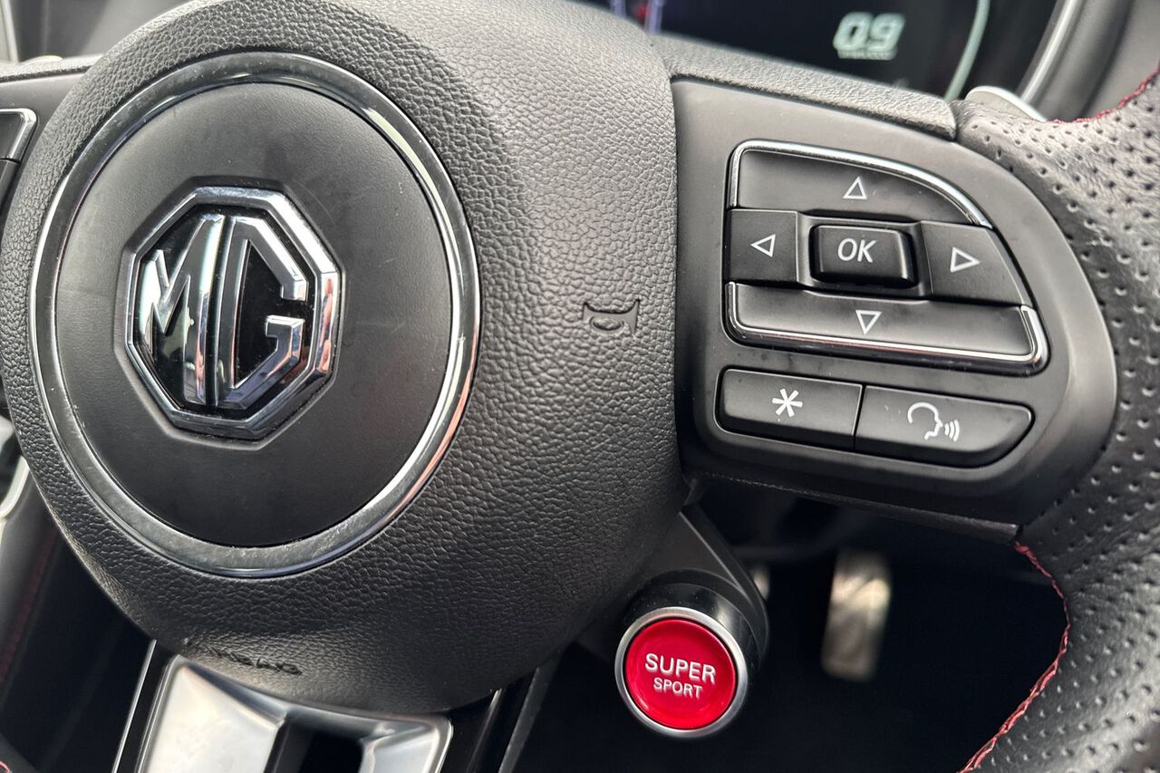 MG MOTOR UK HS, , hi-res