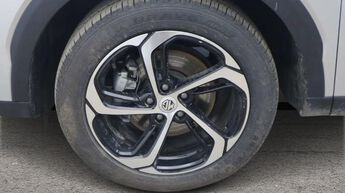 MG MOTOR UK HS, , hi-res