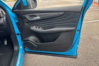 MG MOTOR UK HS, , hi-res