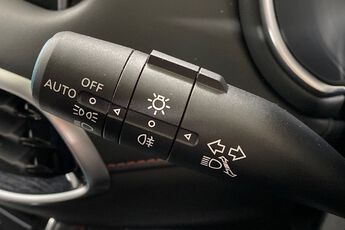 MG MOTOR UK HS, , hi-res