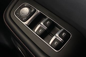 MG MOTOR UK HS, , hi-res